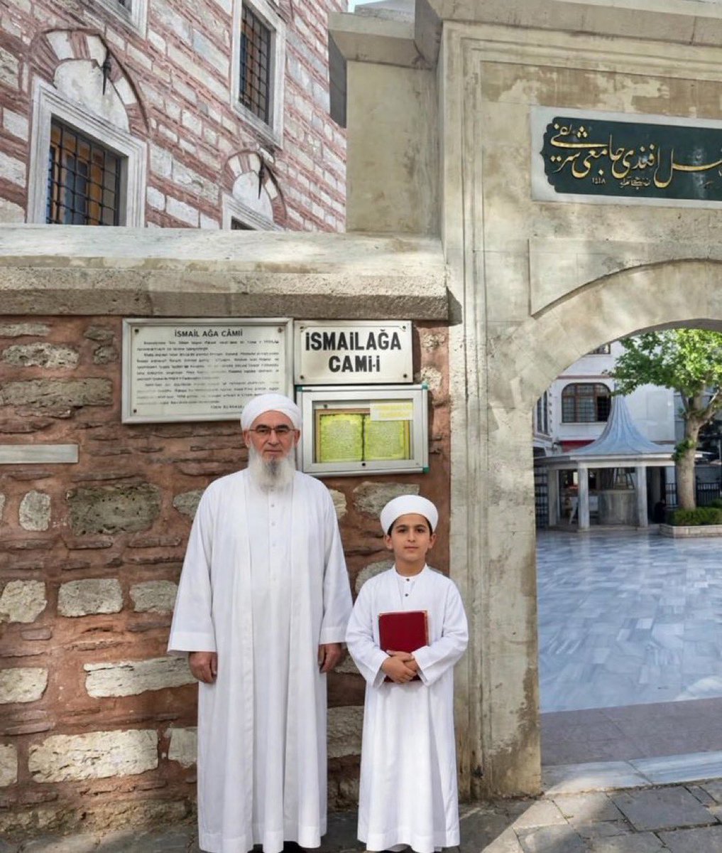 withbasak's tweet photo. İstanbul Fatih’te sel felaketinde elektrik akımına kapılarak yaşamını yitiren 14 yaşındaki evladımız hafızmış.

6 ay öncede babasını  kaybetmiş..😔

Allah rahmet eylesin. Baba oğul cennetteler inşAllah.
Rabbim anneye sabırlar versin.. https://t.co/5gREbWSzYt