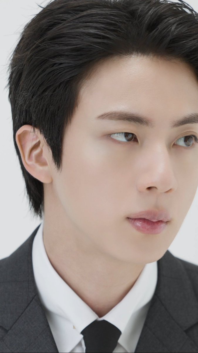 jininilicious's tweet photo. jin without his natural aegyo is a bit scary lol (i love it!) https://t.co/iHyPko1BxR
