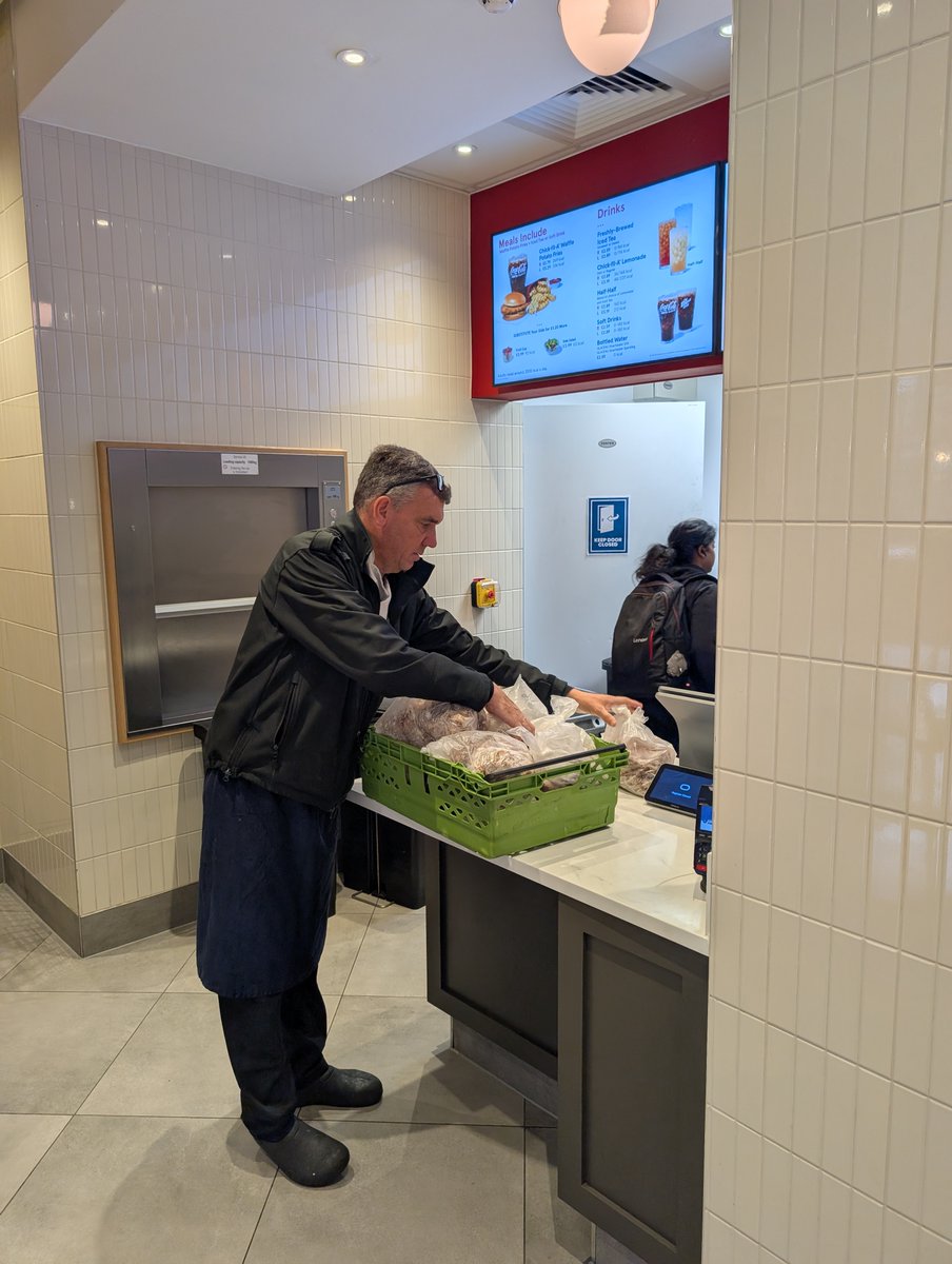 CryptLeeds's tweet photo. We’re proud to be part of the Chick-fil-A Shared Table program, turning surplus, recipe ready food into meals for people who need them.

Our kitchen team &amp; volunteers help turn these donations into 65,700 meals every year! 💚

#ChickfilASharedTable #LessWasteMoreGood https://t.co/pQC46K1Sxf