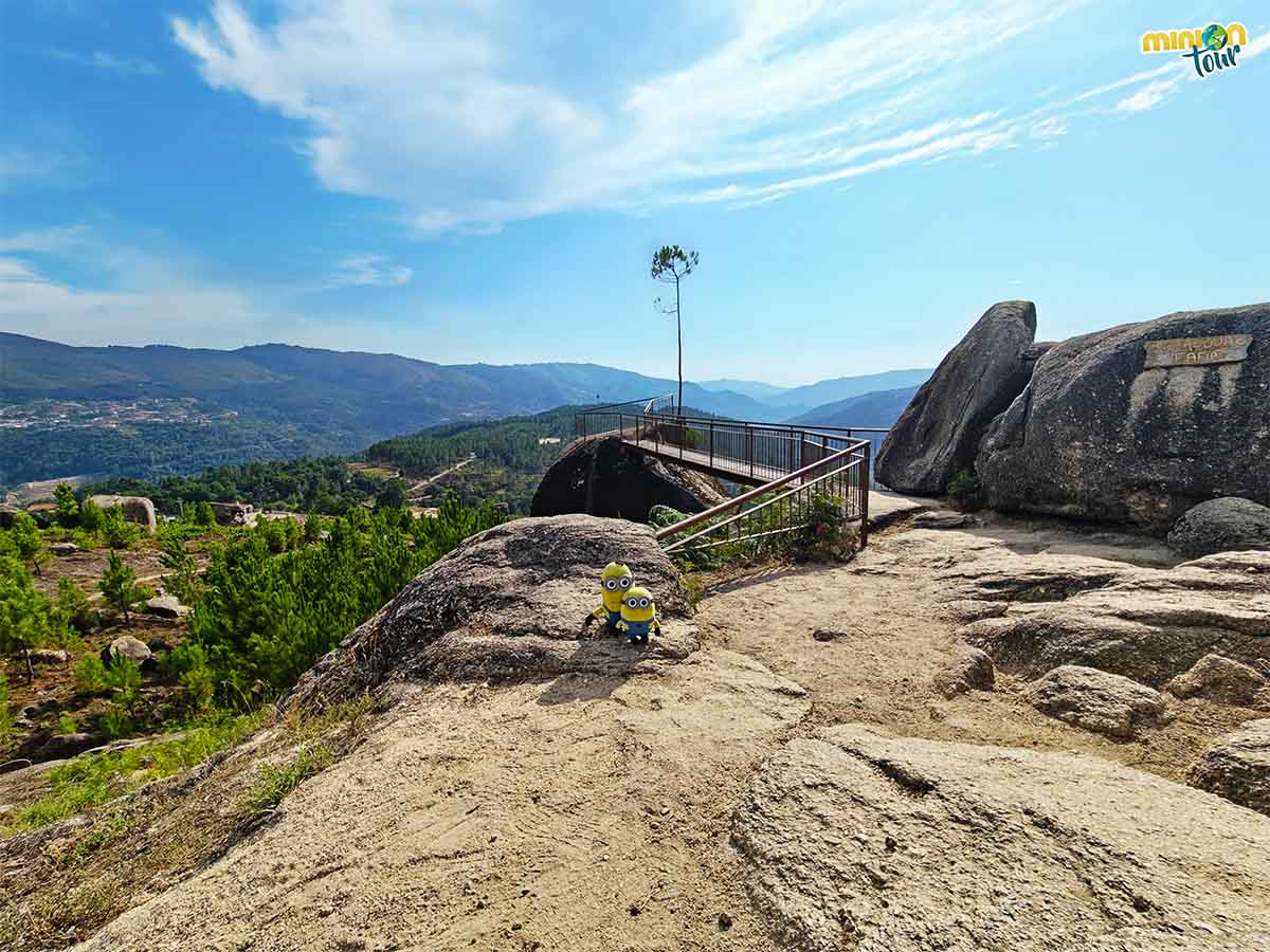 MiniOnTourES's tweet photo. 🆕 post!
Uno de los miradores más espectaculares que hemos visitado últimamente es el Mirador de #Fafião 🤩. Una pasarela metálica que une 2 bloques de granito con unas vistas increíbles 🌄. ¿No lo conoces? ¡Pues te lo enseñamos! 😜
👉 https://t.co/qV30OqqQcF
@galiciatb @MadridTB https://t.co/MJZXbAeTIE