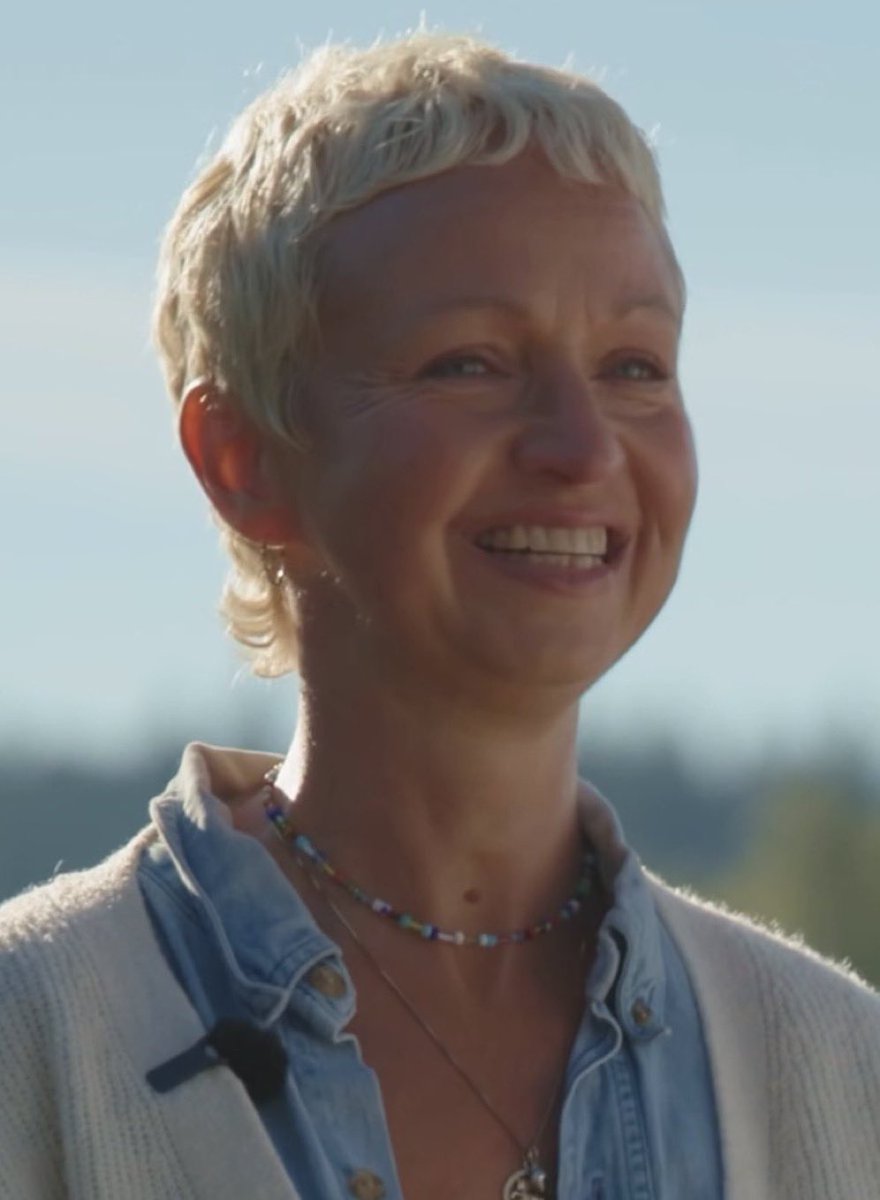 ToonHive's tweet photo. Ashleigh Ball, the voice of Rainbow Dash and Applejack, has revealed that she was diagnosed with stage IV triple-negative breast cancer in August of last year.

She says she remains determined to keep fighting the illness. https://t.co/3EkF5R7Jo8