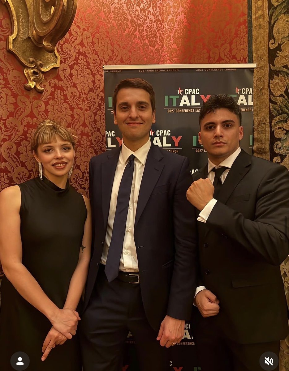 avantibionda's tweet photo. Qui la “influencer” ingaggiata da Israele Arina Santini con alcuni dei suoi amici in Italia. https://t.co/IieZWh5MiW