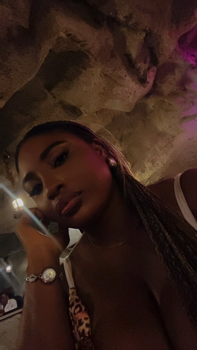 NessieLuxeHair's tweet photo. Hi, I’m Vanessa from Akwa Ibom &amp; you ? https://t.co/OykopWSxKE