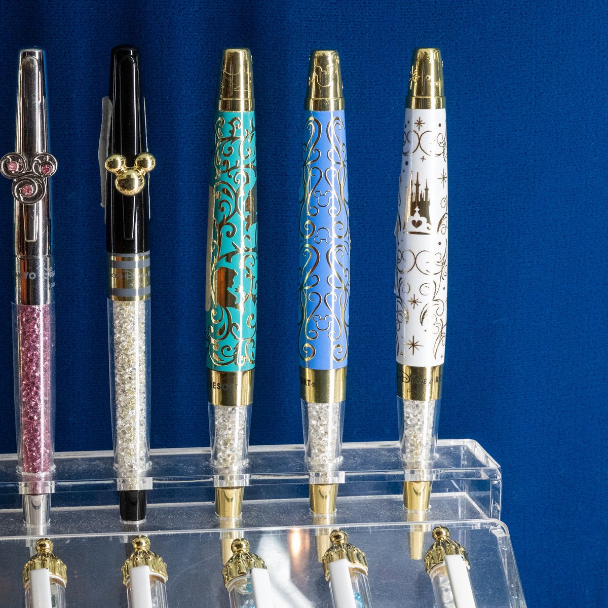 MezzoMikiD's tweet photo. キャッスルデザイン！
東京ディズニーランド&amp;シー
ボールペン
本日10月15日発売☆
https://t.co/fRtzGkfTtg https://t.co/VjaUr66xMD