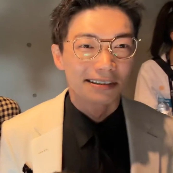 sho_w_nin's tweet photo. 매번 장난치다가 역공격당하시는데 
못이기실거같앵ㅅ요 https://t.co/mzZGaPrkw0