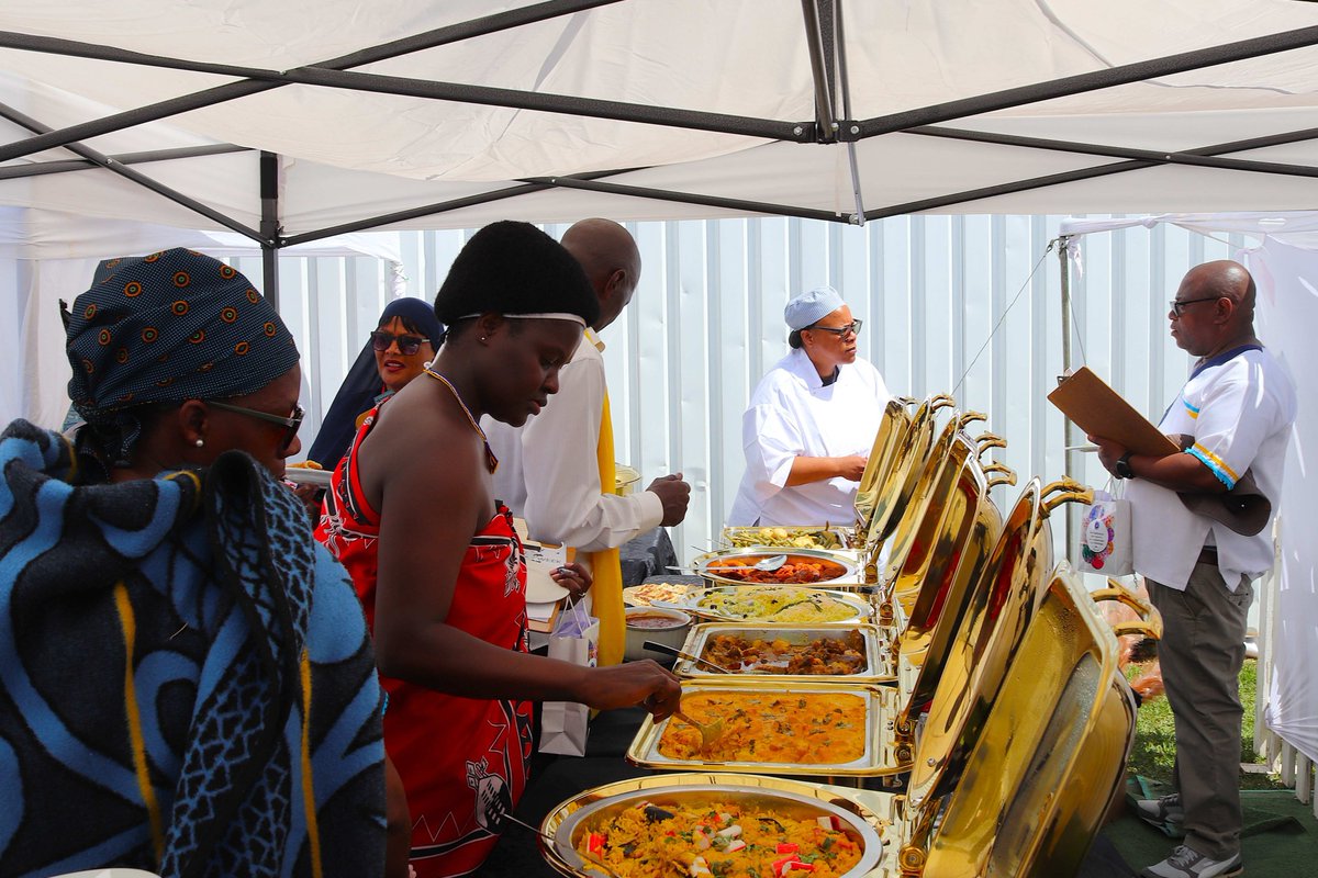 SANDF_ZA's tweet photo. Chief SANDF Prestige Week 2026 || Cultural Day Highlights Rainbow Nation's Diverse Wedding Traditions.
https://t.co/D8RMwydrt6
#SANDF
#CSANDFPrestigeWeek2026
#CulturalDay
#SAHeritageCulture
#ThabaTshwane
#MilitarySports https://t.co/ZftPf6P5PV