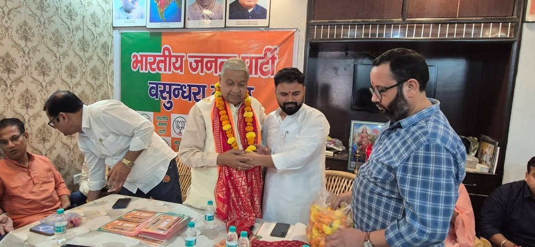 dineshgoelbjp's tweet photo. #MLCSnatak #मेरठ_सहारनपुर #मतदान_अपील #BJP #Ghaziabad #DineshKumarGoel https://t.co/D8osrql0fM