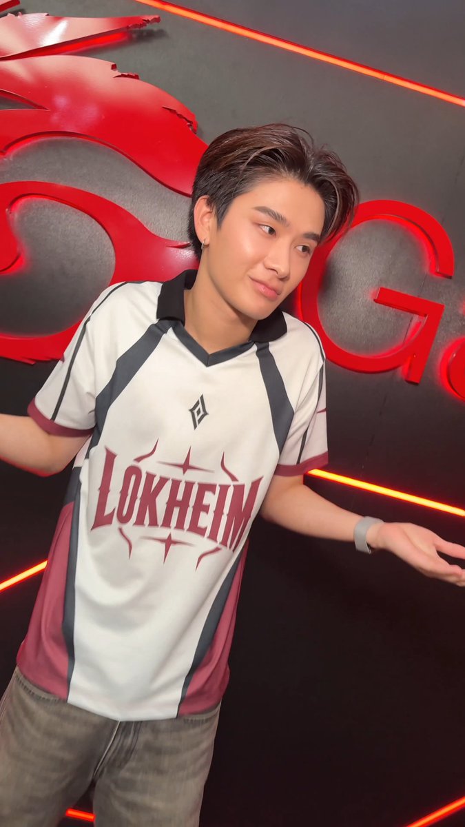 thebeus_withbus's tweet photo. ขิงข่าตะไคร้กันไป...ใจเย็นๆ ตีกันหน่อย

#THAIchayanon 
#NEXnattakit 
#RoVxBUS 
#RoVTPOPTournament 
#BUSbecauseofyouishine https://t.co/OvTObC2rgm