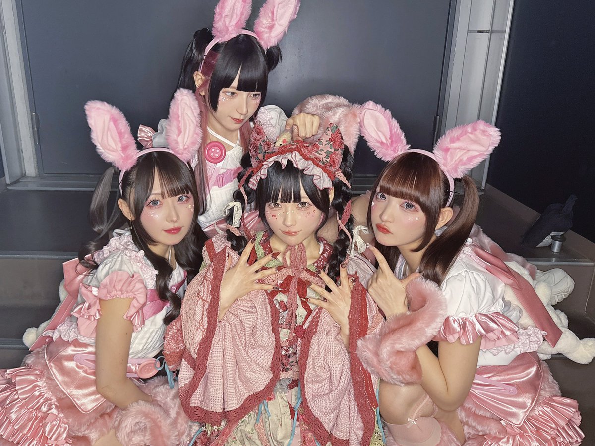 KYURUSHITE's tweet photo. ⏰本日20:00〜⏰
⁡
#きゅるしてKアリ まであと30日❣️
盛り上げ企画としてTikTok配信を実施♡
⁡
#きゅるちゃんてぃくとーく3 にて質問も大募集🎶
配信内できゅるちゃんが質問に答えてくれるかも❣️
⁡
#きゅるして のTikTokアカウントをフォローしてお待ちください🎶
https://t.co/eVrr4479LP https://t.co/zfXZGsWcWQ