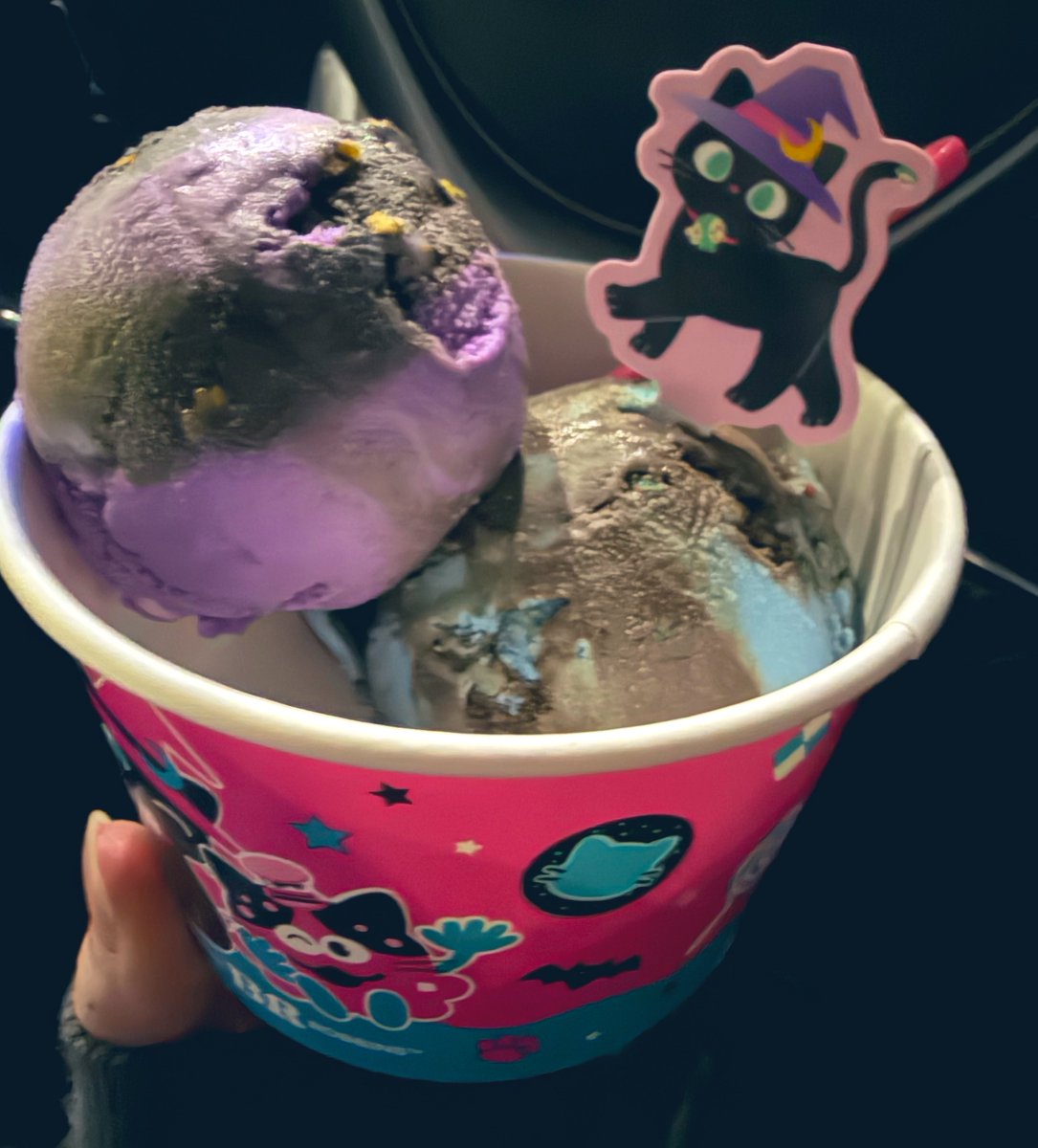 r1nc066's tweet photo. 疲れすぎたのでバスロビ許した🍨
マジカルミントナイトとミスティックチョコスモア～ふゆぴぴ概念フレーバー^_^💙💜 https://t.co/AuO6A2mQIE