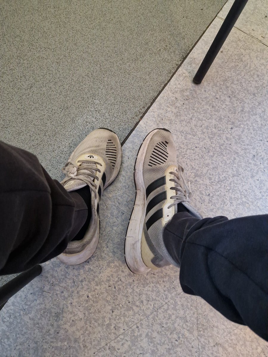 DomRMaster2's tweet photo. Come give them a nice lick 

Tribute serve and worship! 

Revolut :https://t.co/0S7yBU757M
Throne: https://t.co/5OFhc1v4YK
Paypal dm me.

 #malefeet  #feetworshi̇p
#footworship  #findom #fyp  #slave #humanatm #cashmaster  #spit #shoe #shoeworship https://t.co/BIggAynlHF
