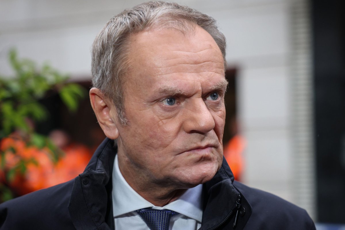 wladziu_bialy's tweet photo. Donaldzie Tusku, cały naród ma ciebie i twój rząd w dupie.

Dla mnie nie jesteś żadnym premierem Polski, tylko nieudacznikiem. https://t.co/f5gFTpkU83