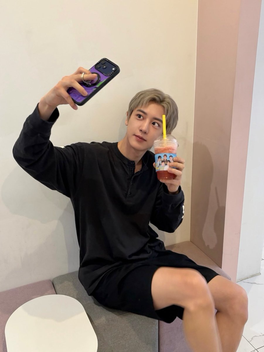 thepikka's tweet photo. 👑พ่อพ้มมมมม เขาหล่ออยู่แล้วแต่พอ
ได้พลังจากคอสตูมดี สไตลิสดีจากคอน6 มันทำให้เขา shine อ่ะ 🫠🥹 https://t.co/C73eAXlXd6