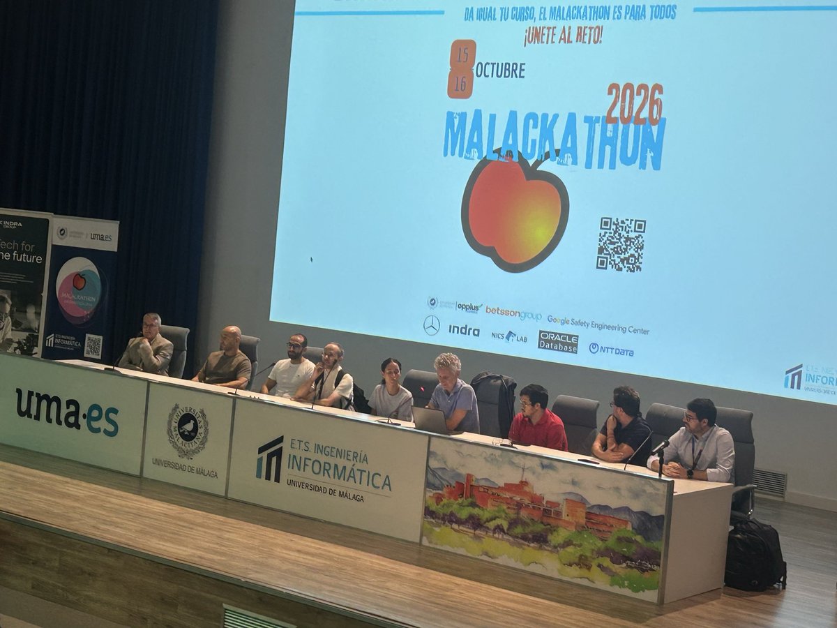 InformaticaUMA's tweet photo. 🚀 ¡Arranca la III Edición del #Malackathon de @InformaticaUMA !💥Más de 300 estudiantes han asistido a la presentación con nuestro Director, y los patrocinadores de los retos: Betsson, Google, Indra, MercedesBenz, NICSLab y NTTDATA. Con el respaldo de Cátedra OPPLUS y @Oracle. https://t.co/4V3ZPqcDjF
