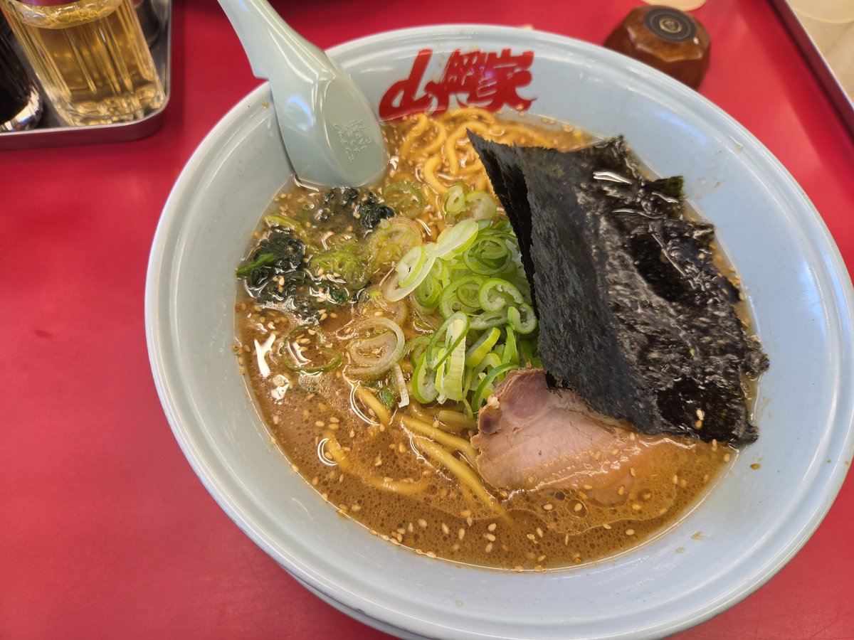kenta1fv's tweet photo. @ryk_fv 北海道でラーメン食べれば治る https://t.co/CwihpDutJg
