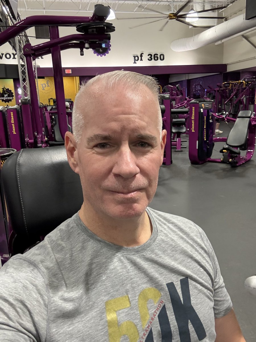 Delta06Running's tweet photo. That early morning strength workout? Done. Thursdays at my gym are always lightly attended, and I like it! Running after work. Less than two weeks out from the @marinecorpsmarathon 

#delta06running https://t.co/9UXgMm25lp