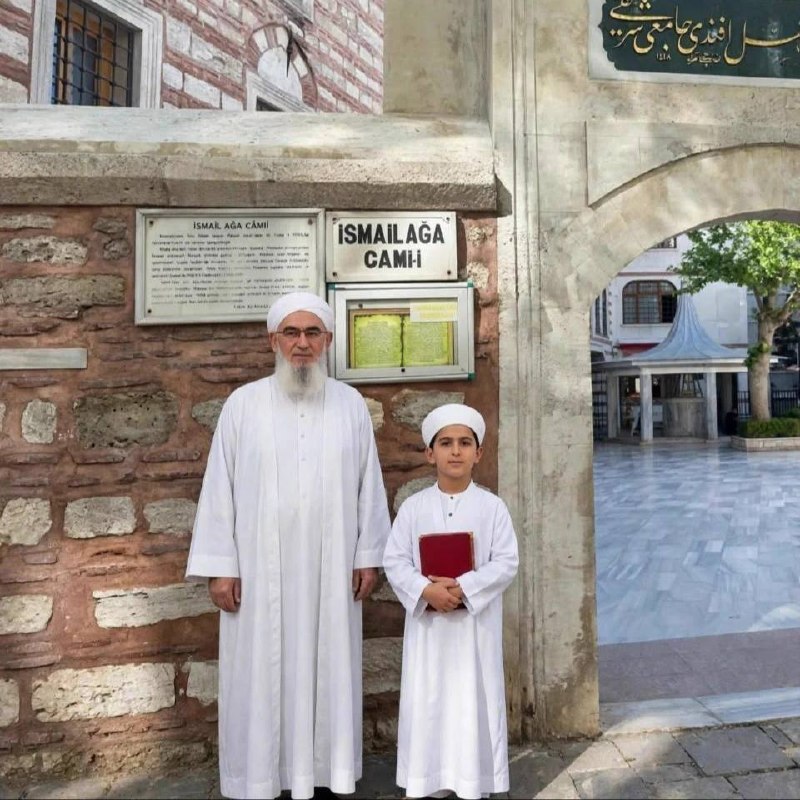 xyer6haber's tweet photo. İstanbul’da dün elektrik akımına kapılarak hayatını kaybeden 14 yaşındaki Mahmud Işıldak’ın, hafız olan babasını da 6 ay önce kaybettiği ortaya çıktı.

#sondakika #felaket #gramaltın #ValiGül https://t.co/xNZYMWpBRz