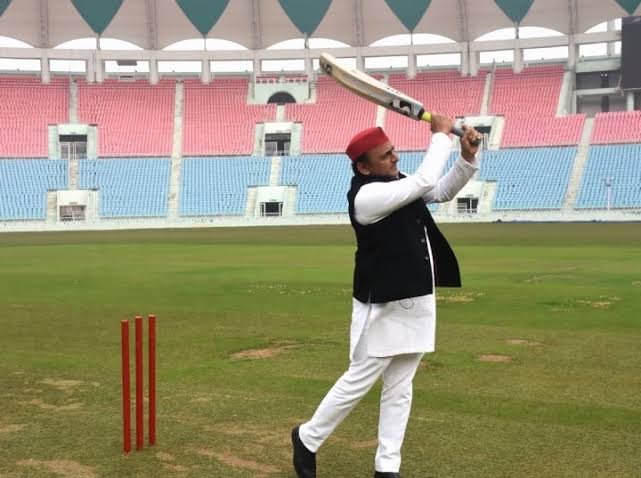 AnilYadavmedia1's tweet photo. लोगों का कहना है कि 
ये बल्लेबाज 2027 में 255 रन बनाएगा 
नाम है @yadavakhilesh https://t.co/bH6swcYfwy