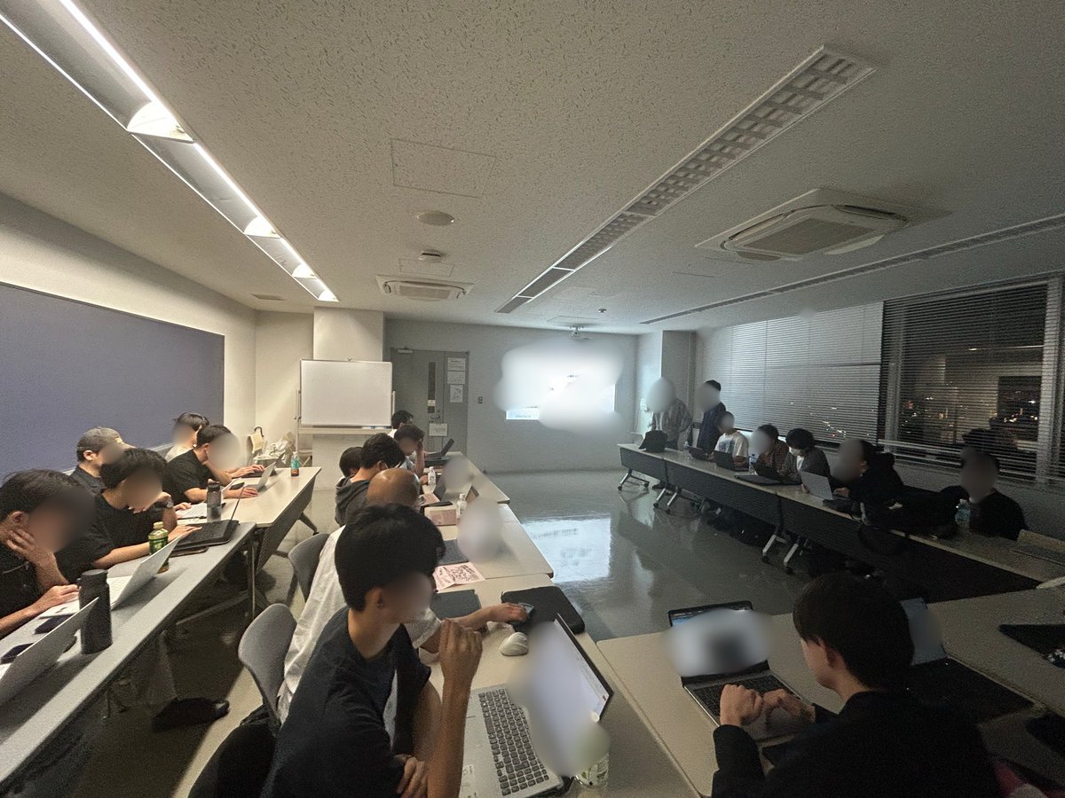 saito_lab_meiji's tweet photo. 【B3向けゼミナール2📚】
本日は『PROJECT MAVEN』第10〜13章を輪講しました!
💡学び
・潜水艦探知AI「Harbinger」では、音響データをAIで解析
・Palantirは戦場の情報を統合・分析し、実際の作戦判断を支援。Shield AIとの連携で、軍事AIの活用はさらに広がっている🤖
#PROJECTMAVEN https://t.co/5kQe60kBrv