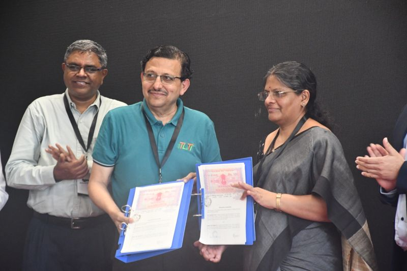 NaFaUpSpo's tweet photo. 🚄 L&amp;T partners with #IITMadras-incubated #TuTrHyperloop! 🇮🇳
#LT has signed an MoU with deep-tech startup TuTr #Hyperloop to develop next-generation mobility infra in India.
🔹Linear Induction Motor propulsion
🔹Vacuum tube &amp; pressure management systems
🔹Civil &amp; electrical infra https://t.co/Tgy4DDCuMv