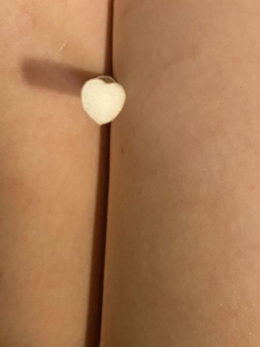 moulding____'s tweet photo. little mini styro on my hip plus one of my cigs that I shaped to look like a little heart 😋
#slittwt #shrtwt https://t.co/HRRIBX2yiQ
