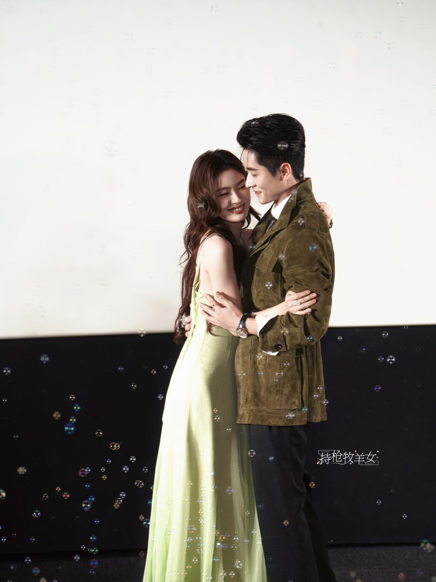 amor_diary's tweet photo. 승뢰 서약함 투샷 한편의 명화같다 https://t.co/RKKyo3kHrc