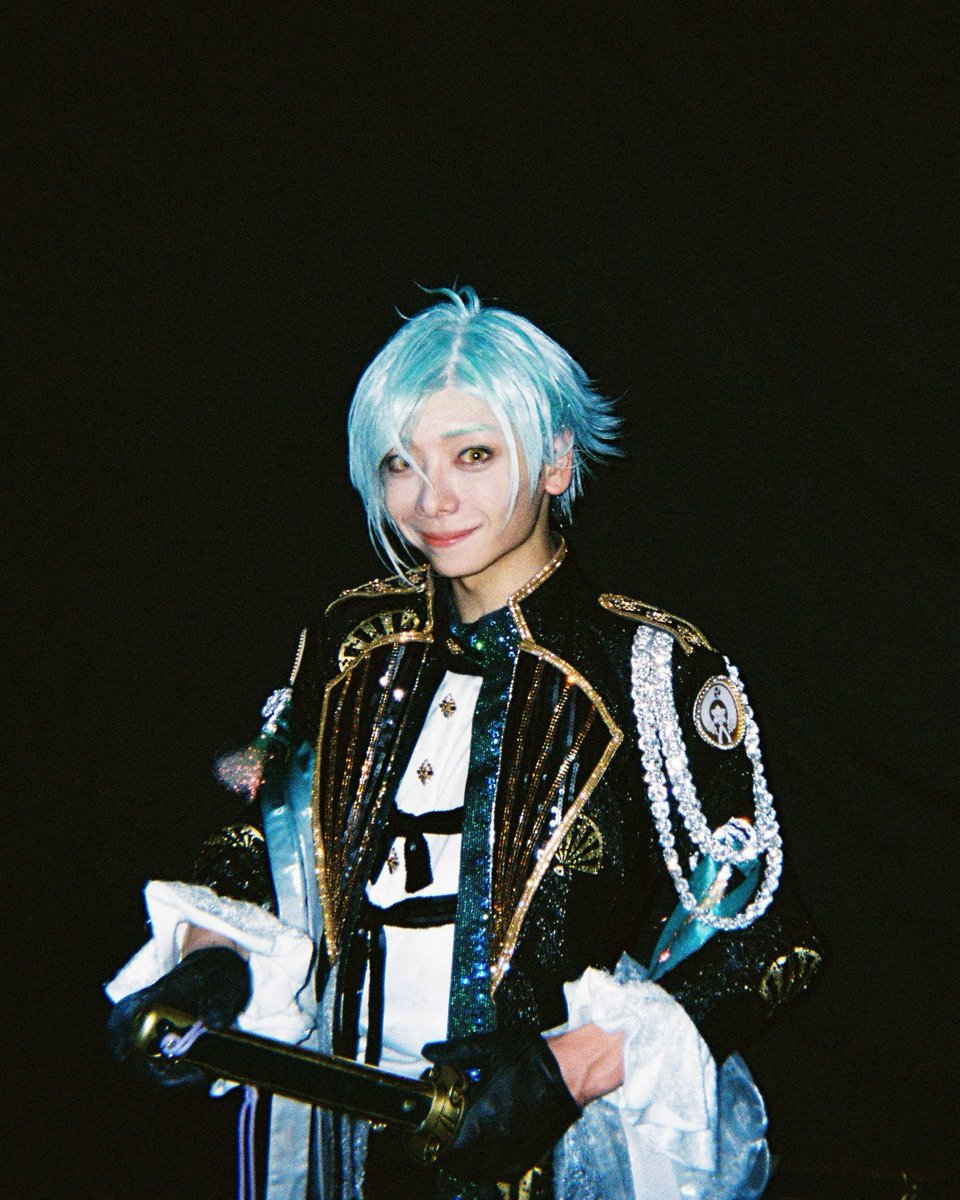 96stkr's tweet photo. 刀剣乱舞 -ICE BLADE-

会場へお越し下さった皆様、配信をご覧下さった皆様、ありがとうございました。💚

この記念すべき素晴らしい舞台で膝丸役を演じさせていただけて大変光栄です。

そして岡本信彦さんの素敵な声と共に出陣出来たこと、忘れられない贅沢な時間となり大感激でした！ https://t.co/ifDP8yWnxc
