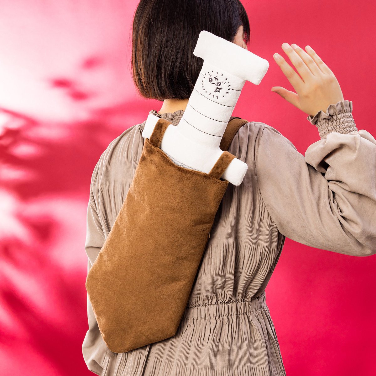 k42wKKihKBGTvXv's tweet photo. 今年の2月に販売されたラッコ先生の剣ポーチめっちゃいいな〜剣のショルダーポーチ

ラッコの剣みたいなショルダーポーチ　
発売済み商品です

#ちいかわ　#グッズ https://t.co/3egDPLYjuR