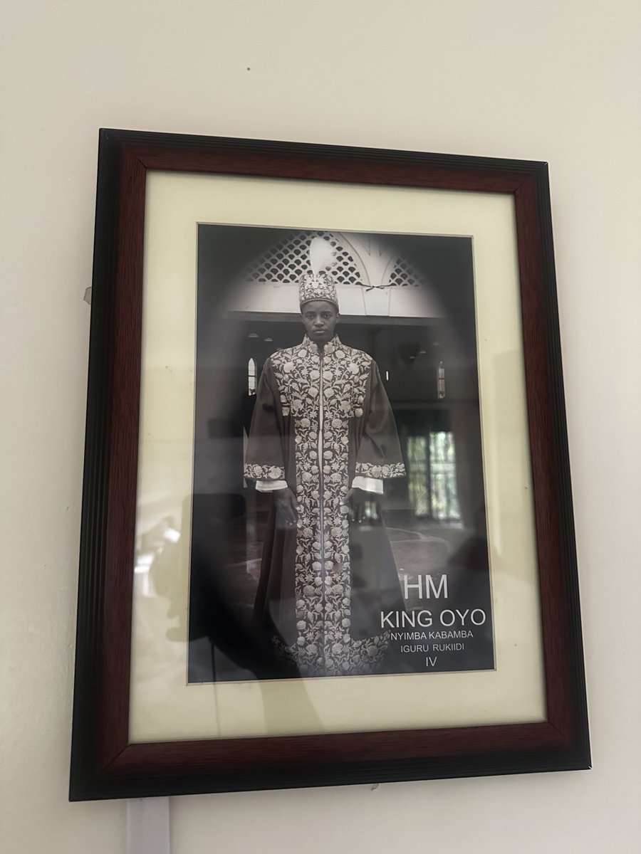LoneChildMJB's tweet photo. Paid my grandma a visit and seeing this on the wall gave me chills 👌🏾🤌🏿❤️🙏🏾 https://t.co/RkkMFPp0Io