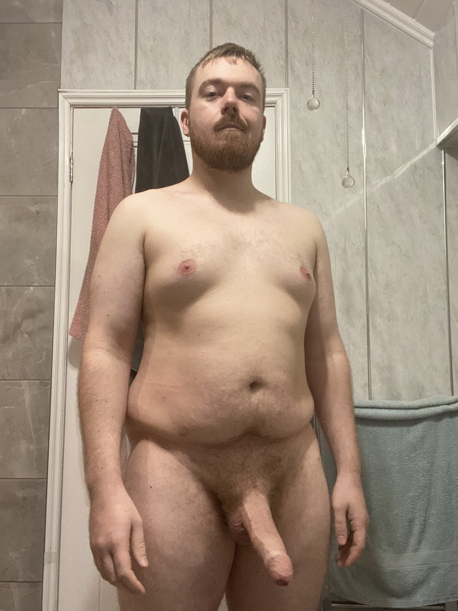 thecocktailcub's tweet photo. Haven’t posted in a while… So here you go! Any volunteers to take every inch? 😈 https://t.co/XrbxPyNwI7