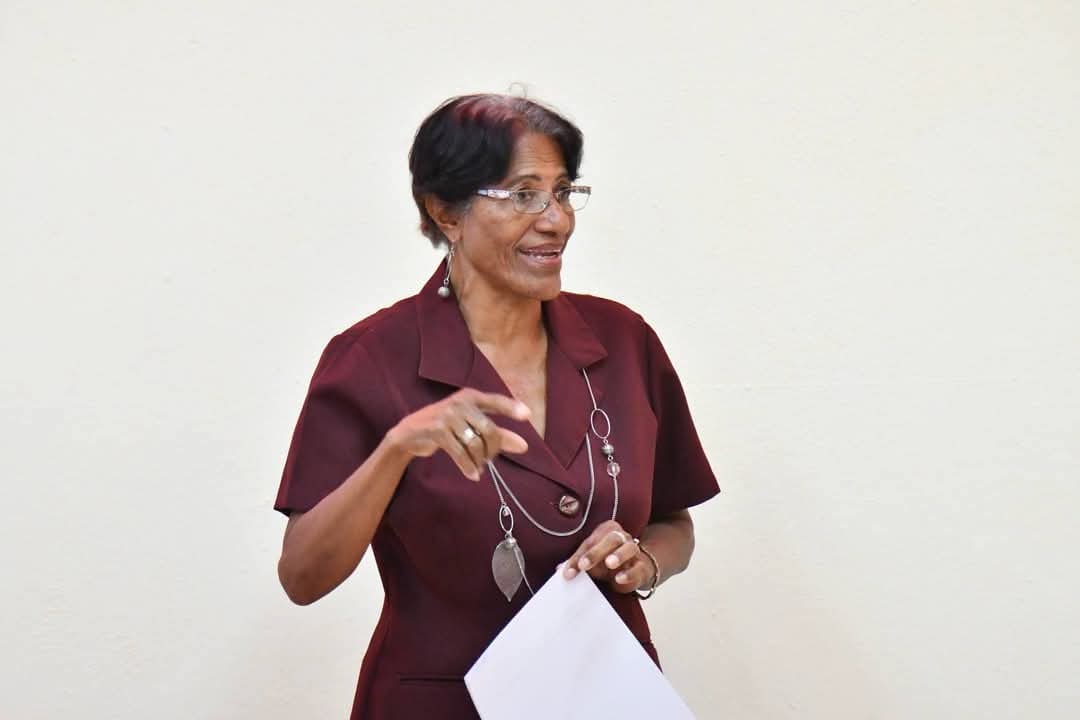 RaulSamon's tweet photo. Un profundo análisis con todos los organismos formadores en #SantiagoDeCuba enriquecieron el proyecto de ley de la Educación #CubaMined @dpestgo https://t.co/UDvFafr48x