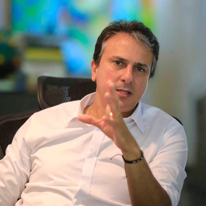 jv_larroza's tweet photo. Doutor Camilo Santana trabalha y trabalha se esse homem tivesse desde o primeiro turno tava tudinho resolvido https://t.co/S6PPX366oJ