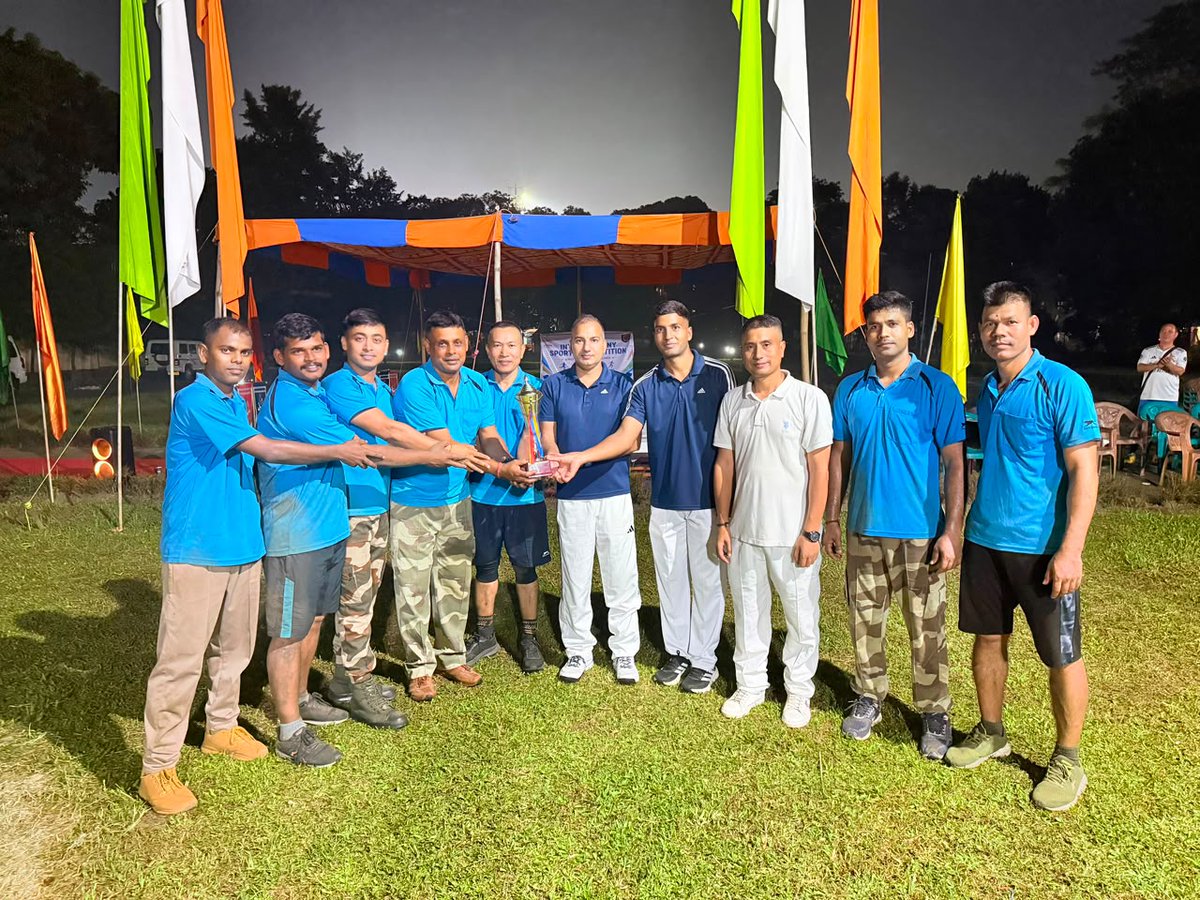 CISFNORTHEAST's tweet photo. CISF Unit IOCL Bongaigaon: HQ Coy clinched the Inter-Company Volleyball Tournament, showcasing teamwork, sportsmanship and competitive spirit.
#CISF #TeamSpirit #ShieldOfSecurity #NationFirst
@HMOIndia @PIB_India @CISFHQrs @IndianOilcl @Media_SAI https://t.co/MsWE9gVAXt
