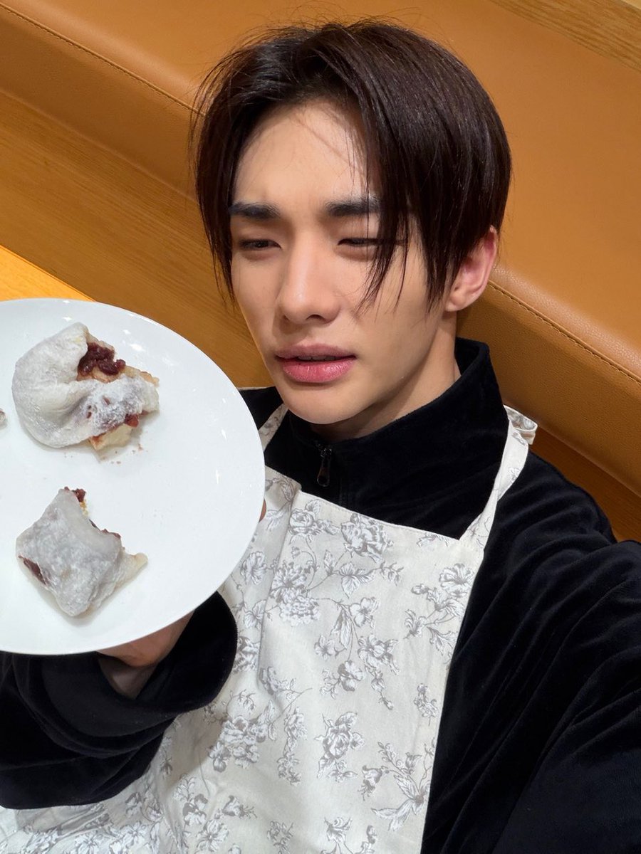 hynjinnnntext's tweet photo. 🥟🫧 | 101526 | 7:45 PM KST 

It was fun

*photos* https://t.co/ZxKVQscvKX