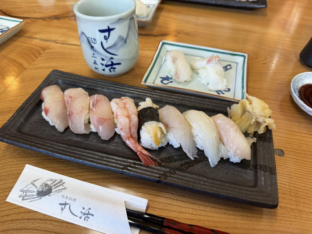 junya0314's tweet photo. 今日明日はゆったり旅行〜！
翡翠を探してみたりお寿司食べたりしたよ〜 https://t.co/YB9V4WQ0O0