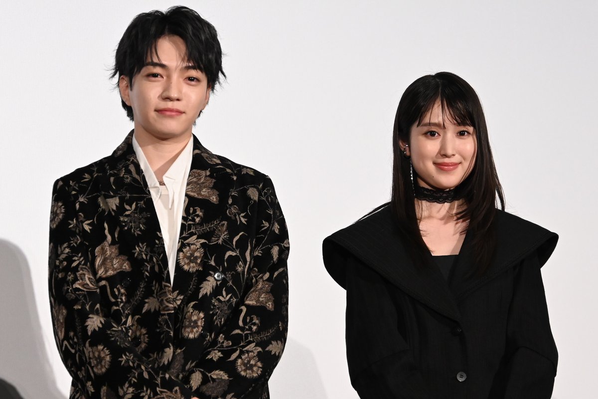 encountofficial's tweet photo. 【#𝐄𝐍𝐂𝐎𝐔𝐍𝐓 𝐏𝐇𝐎𝐓𝐎】

なにわ男子 #西畑大吾 & #福本莉子
映画『時給三〇〇円の死神』
公開御礼舞台あいさつに登壇🎥🌿

🖇️https://t.co/YLHcCaiNNR
🖇️https://t.co/fta6AQKF1I

西畑さんの願い事は「長くなにわ男子が愛されること。それ以上にかなえたい夢はない」　
会場からは大歓声が・・💭♥️

#なにわ男子 #映画時給300円の死神 @jikyu_300movie
