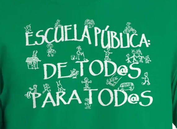 ipatolorente's tweet photo. La camiseta verde por la Educación Pública nació en Vallecas, en el instituto Madrid Sur de Palomeras. Una de las cosas que se cuenta aquí. https://t.co/80zWaVW64r