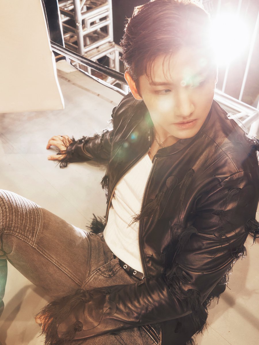 Kkorepo's tweet photo. 「#東方神起」#チャンミン、革ジャンでロック歌手のオーラ…「All Of My Life」のティーザーイメージ 
🔗https://t.co/UriAd1rXlG https://t.co/iPVK4QVdkK