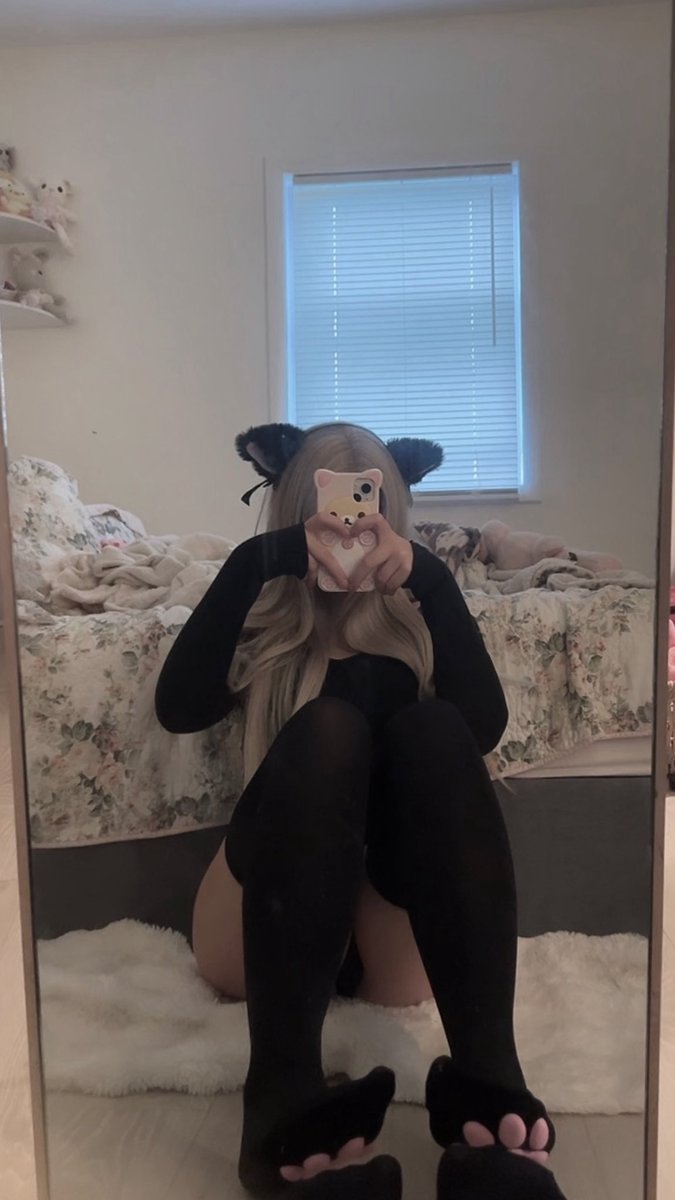 nskopara's tweet photo. mirror selfies 🧁 #catgirl #egirl #pawsocks #cute #meow #catgirl https://t.co/MDbnejyQBB