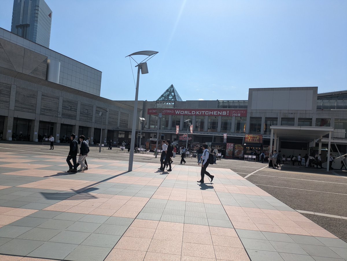 luke_lacquer's tweet photo. たまたまファンフェスの下見になった https://t.co/tvAiaqXHlO