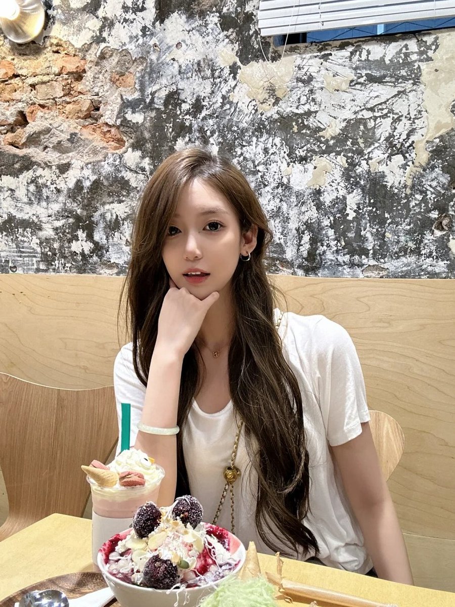 MayolaExtine3's tweet photo. Sweet afternoon getaway. #cafevibe https://t.co/YhfH3lEozq