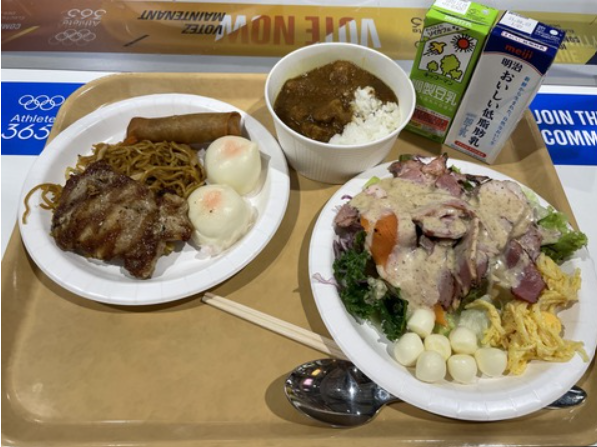 TomoTar64556409's tweet photo. ①左はアジア人しか来ない大会での食事

②右は白人も来た2020年東京オリンピックの食事

...ほんと日本人って清々しいまでに陰湿で姑息で卑怯だよねｗ　わかりやすすぎるｗ https://t.co/up5EkugTN7