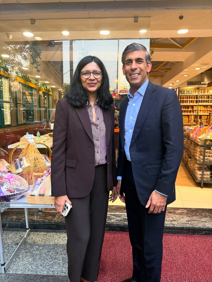 timesofindia's tweet photo. #InPics | Rajya Sabha MP Swati Maliwal met former British Prime Minister Rishi Sunak and Rajya Sabha MP Sudha Murty during her birthday celebrations.
Sharing pictures from the gathering, Maliwal said they discussed India’s cultural heritage, global politics and the country’s growing role on the world stage over Delhi chaat and traditional sweets.
Catch every update on the TOI App 👉 https://t.co/ogFaRsVinV
#SwatiMaliwal #RishiSunak #SudhaMurty #RishiSunakIndia #Delhi