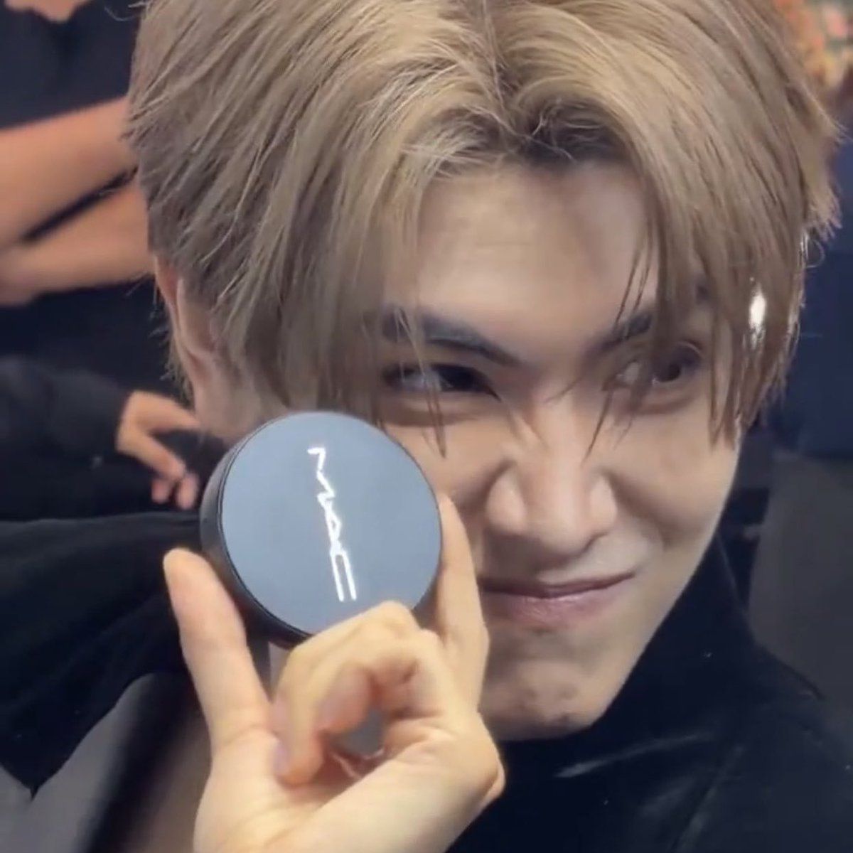 ChenRcj's tweet photo. ขอบคุณทุกคนที่มาหาวันนี้นะครับ ฝนตกอย่าเปียกกันนะครับบบบบบ https://t.co/VtcduJf7L3