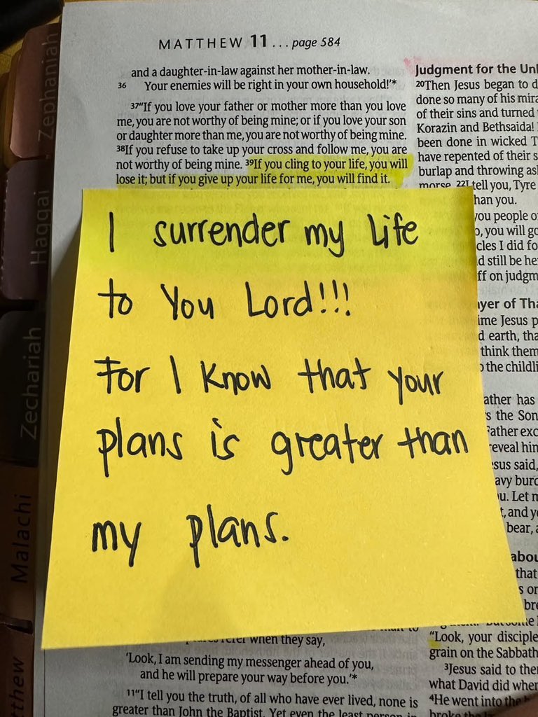 rvinjayx_'s tweet photo. Lord, I surrender my plans, my dreams, and my future to You. Your plans are greater than mine, and Your will is always better than my own. Teach me to trust You even when I don’t understand. My life is Yours. All for Your glory. 🤍🙏🏻 https://t.co/to9eu2neHn