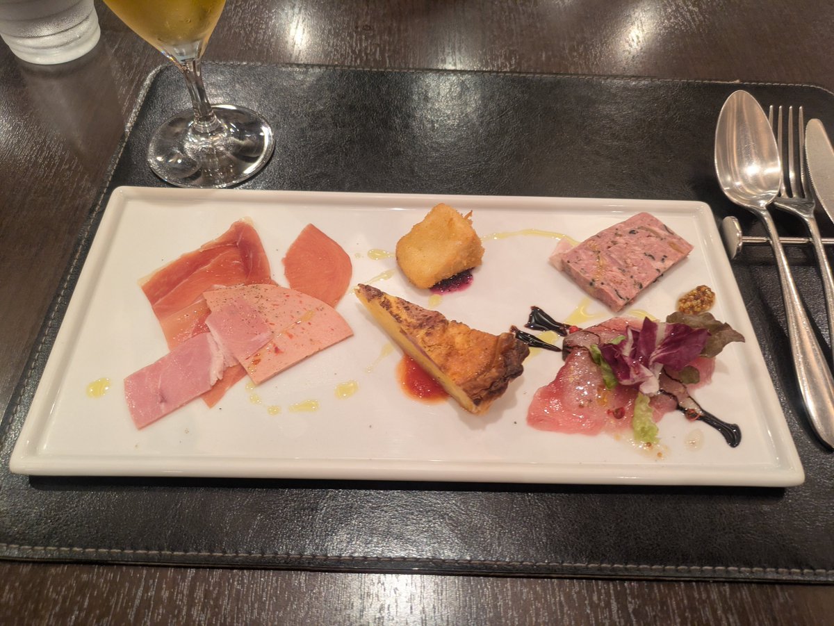 Andyfk75's tweet photo. 今夜は家の近くにある「きあっそ」さんでディナー🍴に☺️ https://t.co/YOlyzg6BRx