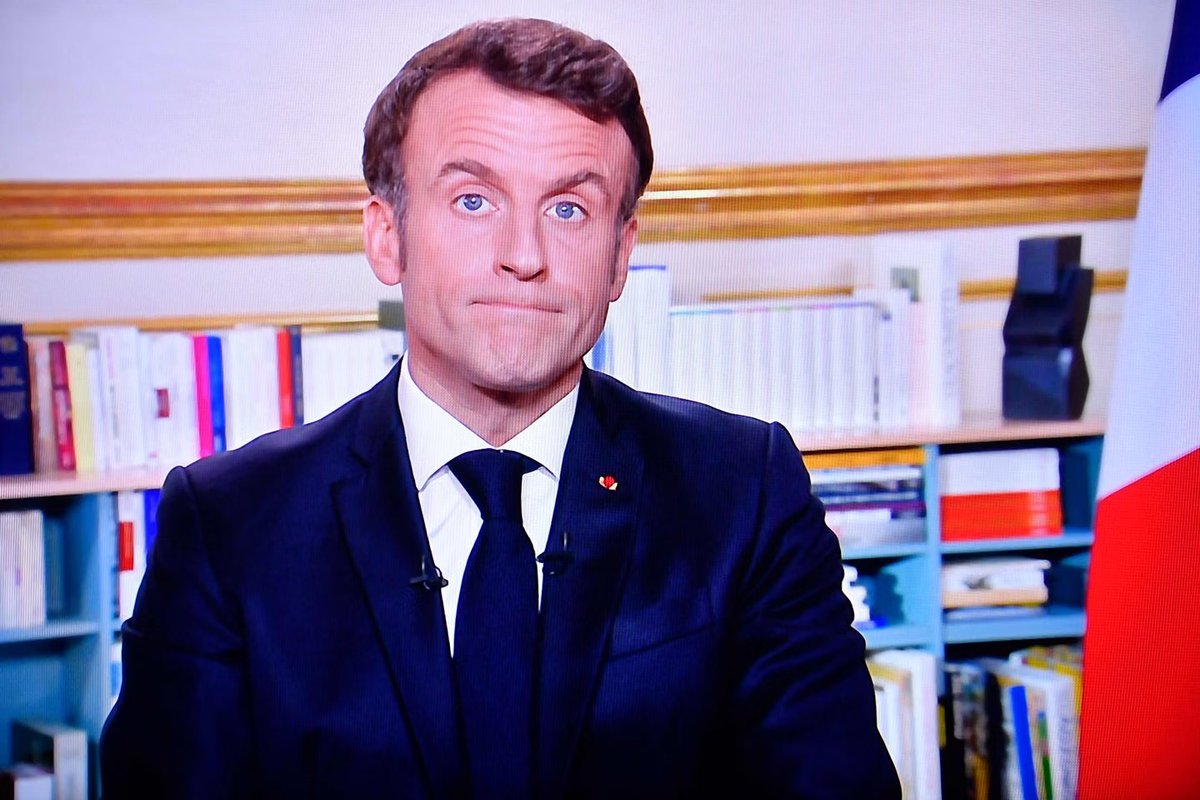 bouliboulibouli's tweet photo. Qui aurait pu prédire que laisser venir des millions de cas sociaux du Tiers-Monde ruinerait l'Europe ? https://t.co/H7haPeDaSI