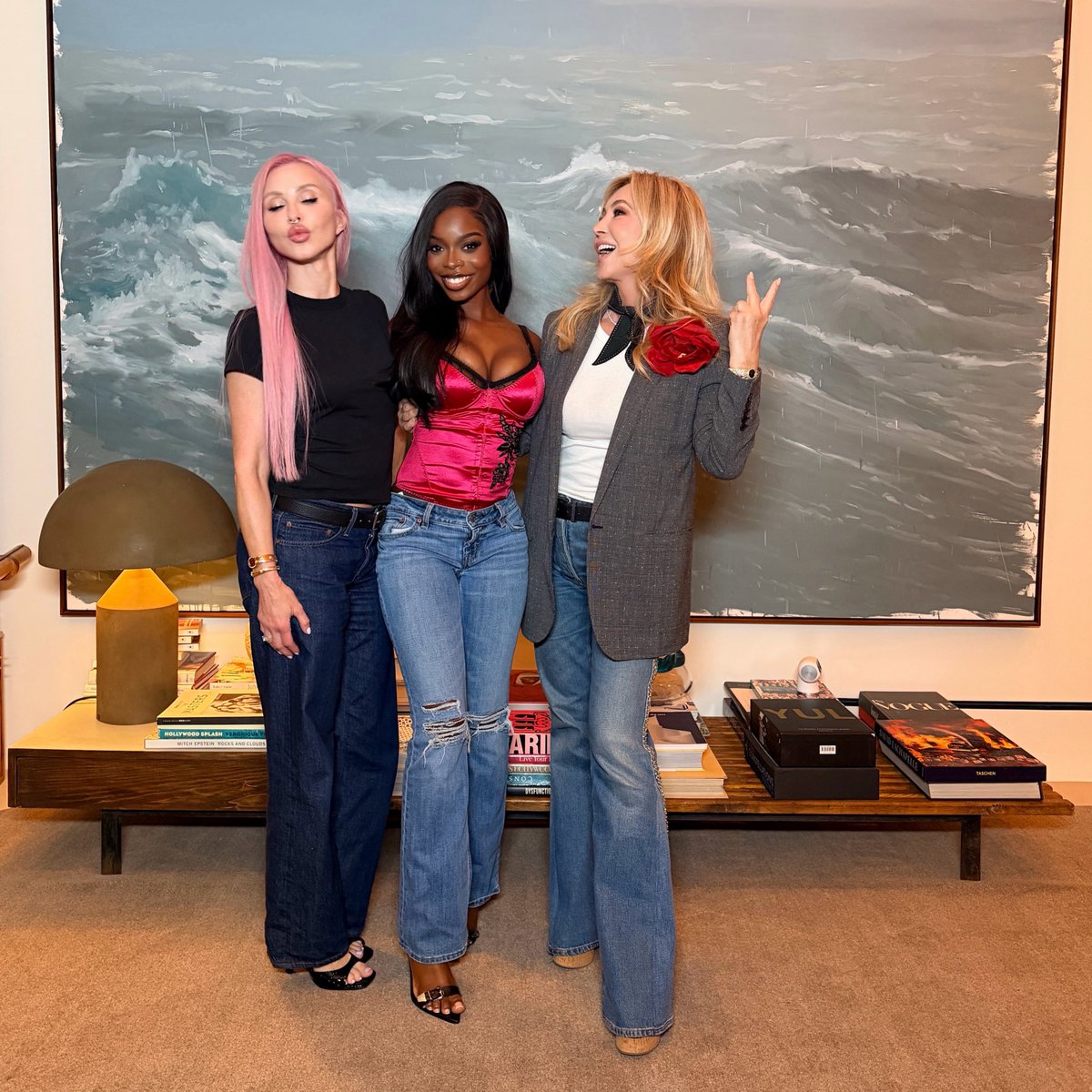 olandriabase_'s tweet photo. Olandria, Anastasia Soare, and Norvina stun in new photos! 💗 https://t.co/tmJCWVlB9f