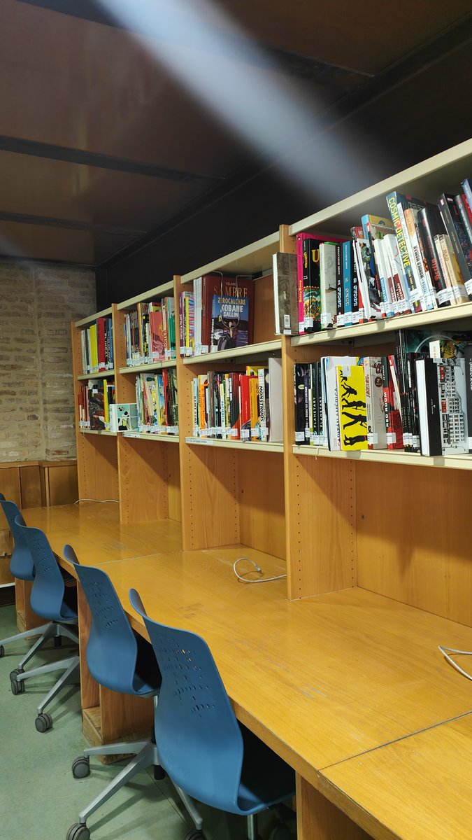BibliotecaUCLM's tweet photo. 📚¿Conoces la Comicteca de la Biblioteca de la Fábrica de Armas?
Novela gráfica, manga, cómic histórico, humor, ciencia ficción y mucho más te esperan en una colección pensada para disfrutar de la lectura desde otra perspectiva.
Biblioteca de la Fábrica de Armas, Campus de Toledo https://t.co/tjdz5lzRNq