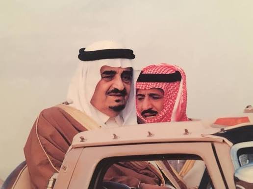 ayrtlk_hyt's tweet photo. الي يحبه يضع له قلب ❤ ويترحم عليه 🤲🏼

 اللهم ارحم أبي 💔

#الملك_فهد_بن_عبدالعزيز 
#عبدالعزيز_بن_فهد https://t.co/HNZbjWvKyl